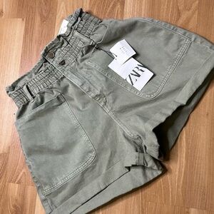 NWT Zara paperbag waist denim olive green  Short Sz 8